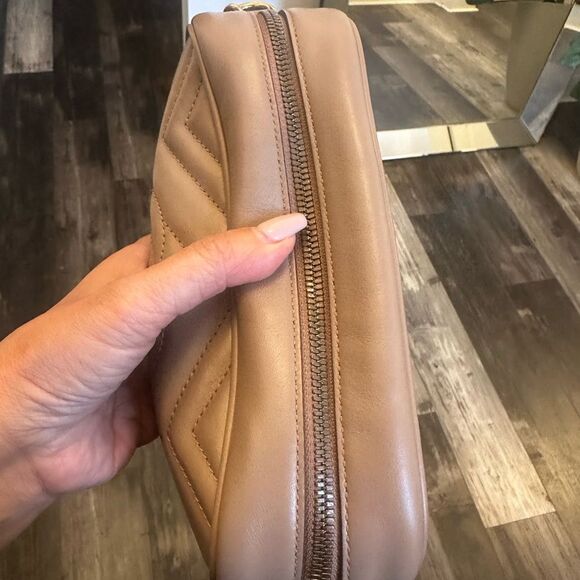 Authentic Gucci GG Marmont Matelasse Leather Crossbody Bag - Picture 14 of 17